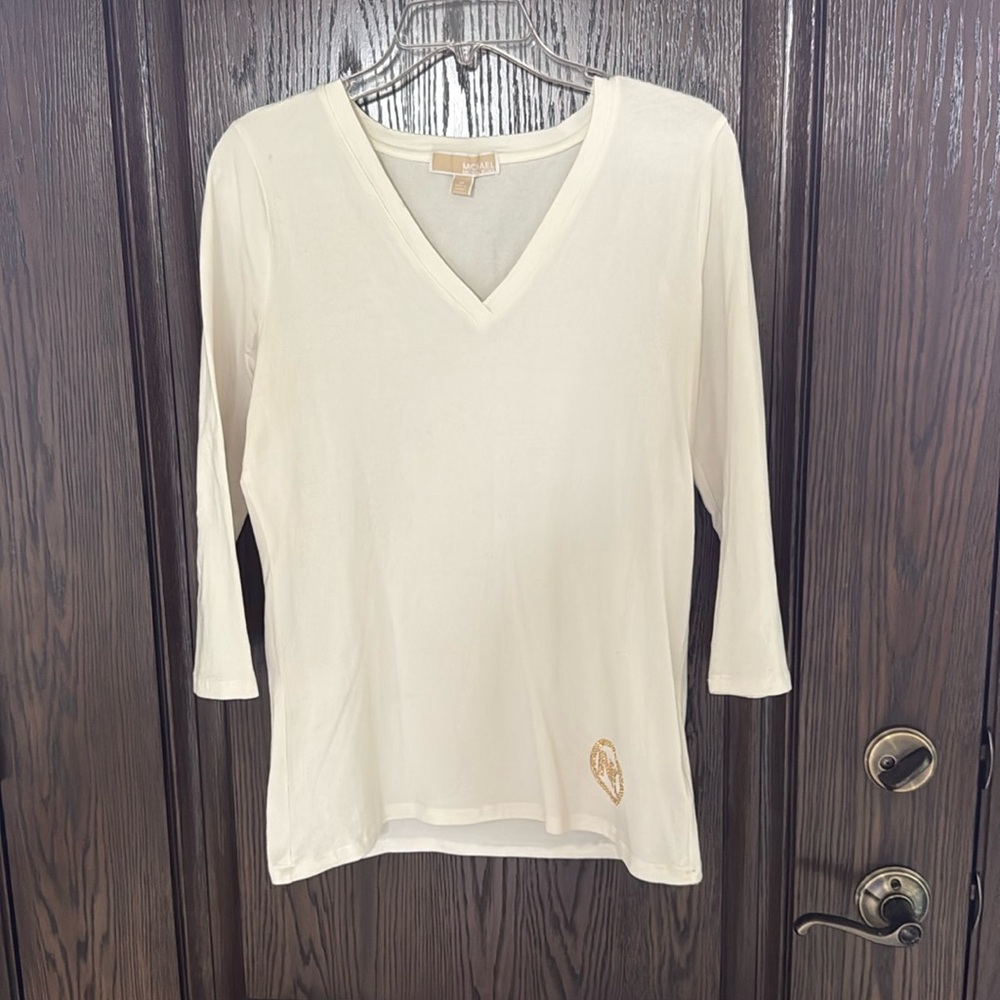 *Gently Worn" Michael Kors Ivory V-Neck 3/4 Sleeve Tee w/ Gold Embellishment - M
